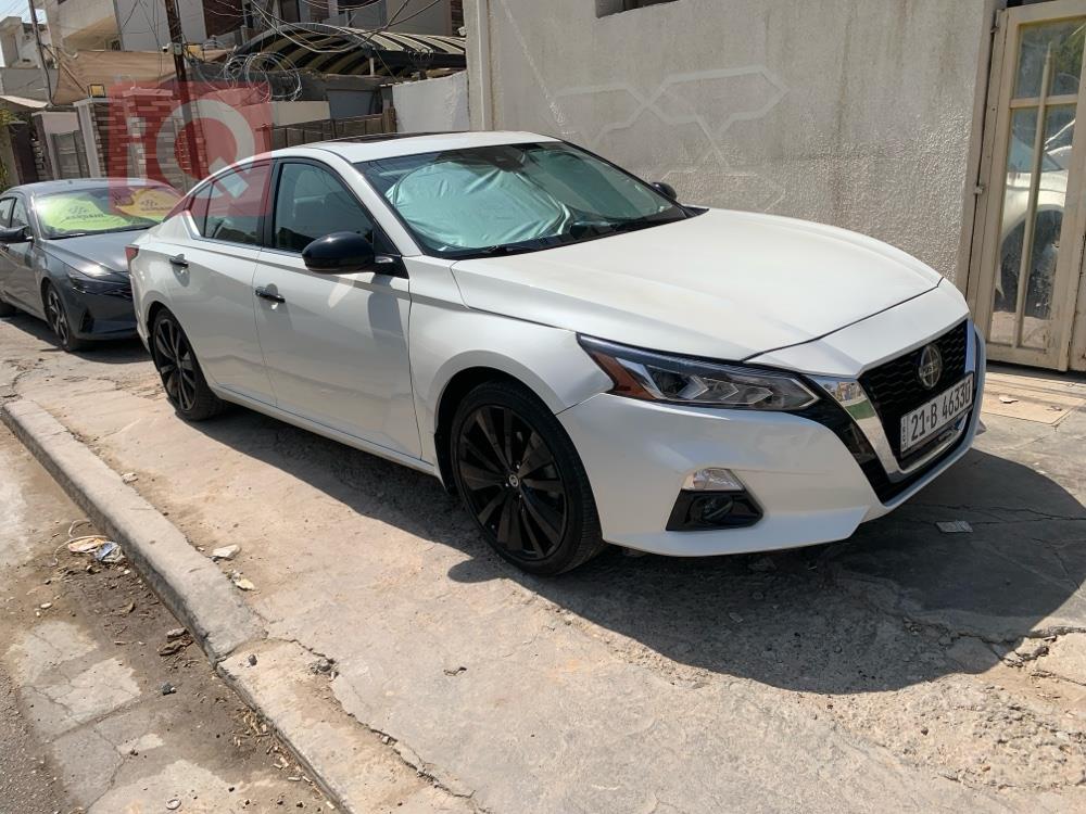 نيسان ألتيما